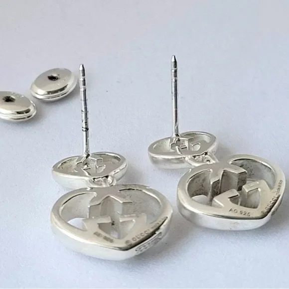 GUCCI Interlocking Heart Earrings 1.5 x 2cm in Silver - Picture 3 of 5